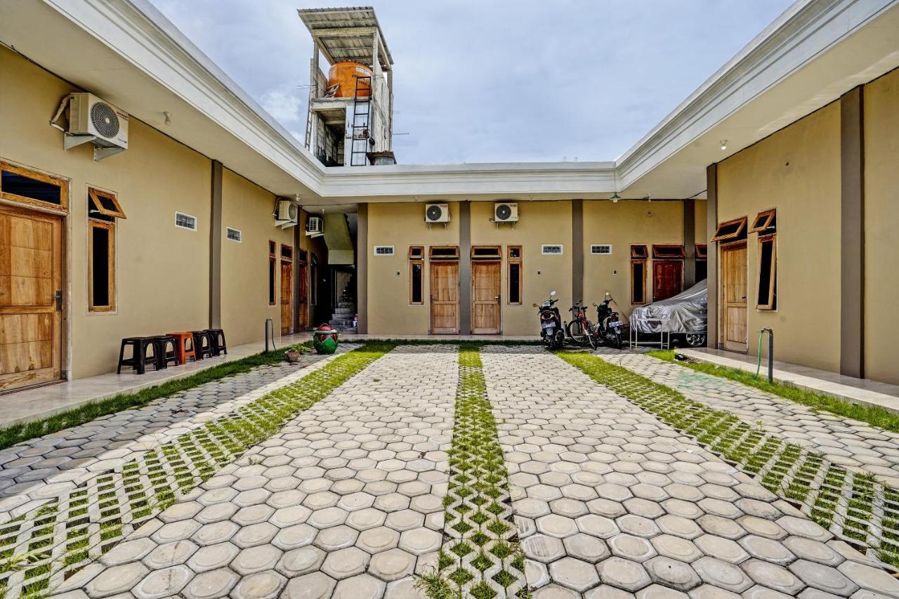 Oyo 92541 Suny Kost Syariah Hotel Sidoarjo Exterior foto